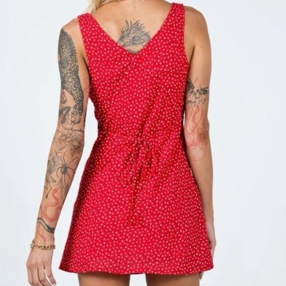 Princess Polly red v neck Nellie dress - Picture 2 of 4